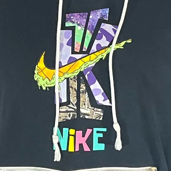 Nike Standard Issue Kyrie Irving SpongeBob Dri-Fit Hoodie - Picture 2 of 11